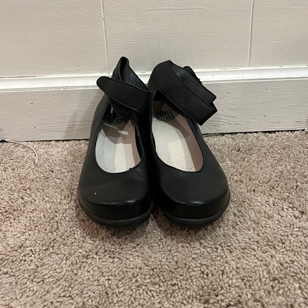 Mounts of Holland shoes